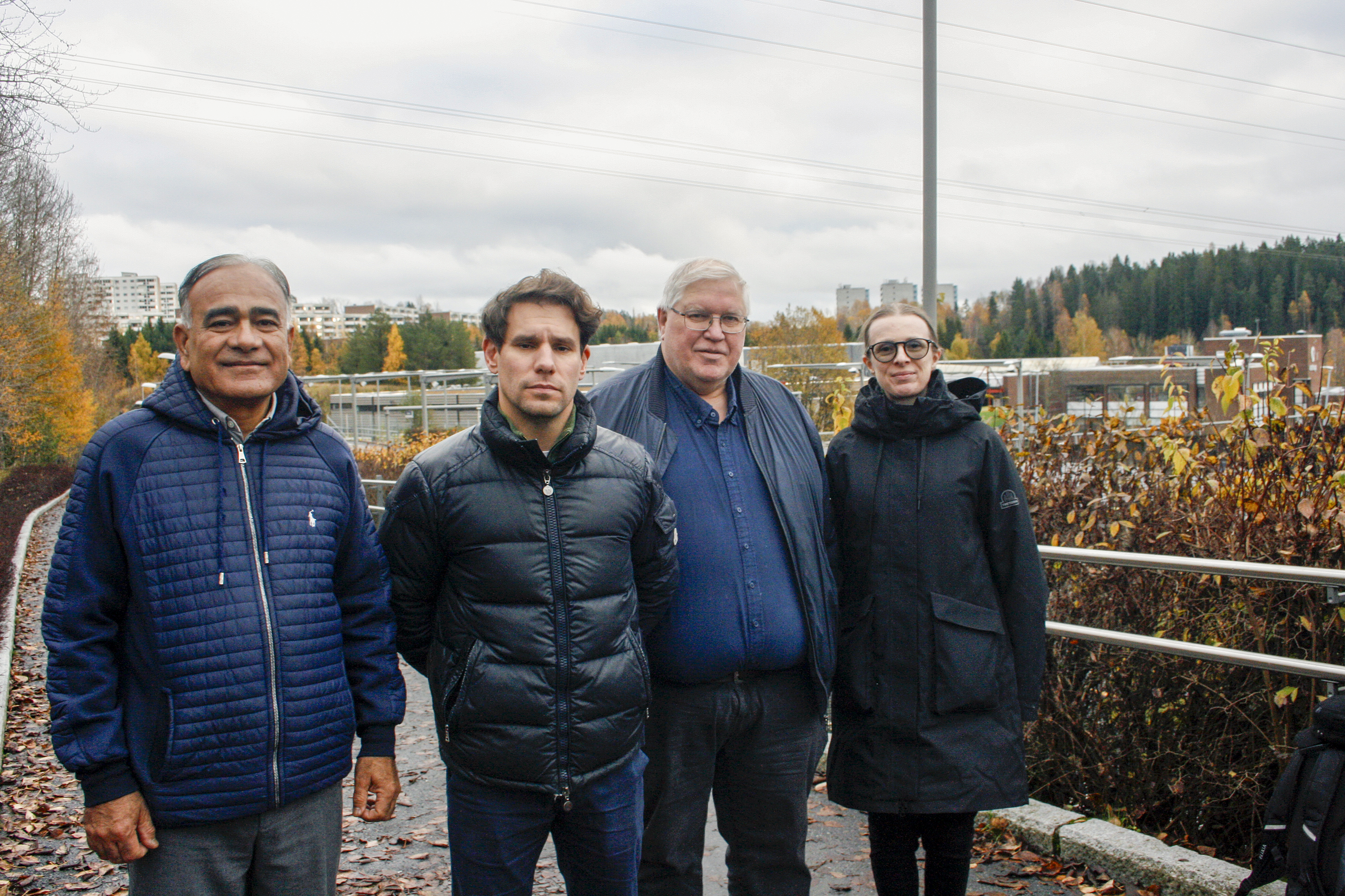 KAN BLI TIL HINDER: Rommen er ett av områdene som skal utbygges i årene fremover, der boligprisene i utgangspunktet vil kunne gjøre det overkommelig å komme inn på boligmarkedet. Nå frykter Fremskrittspartiet at et krav om elektrisk byggeplass også i private byggeprosjekter vil gjøre regninga høyere. Her med Ombir Upadhyay (Stovner, f.v.), Magnus Birkelund (bystyret), Vidar Solberg (Alna) og Anne Gitte Søreide (Grorud).
