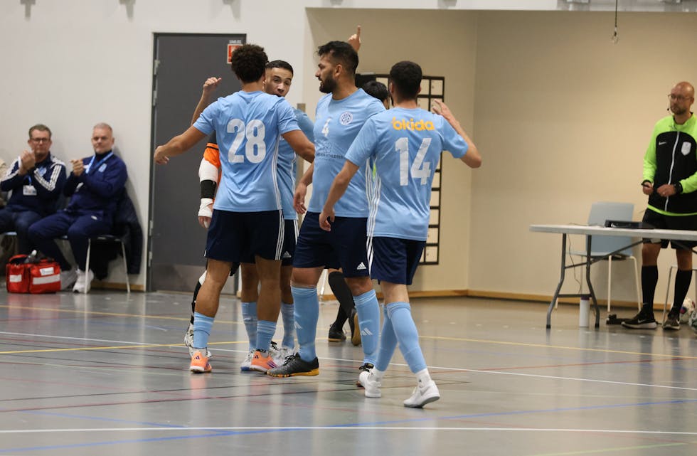 SEIER OG TAP: Helgen bø på både seier og tap for Hasle Lørens Futsallag. Seieren smakte ekstra godt på en tøff bortearena, ifølge trener Saif Haydar Jafar