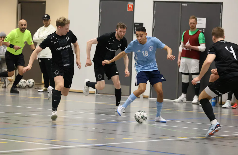 STANDARDEN ER SATT: HSIL kontrollerte i land en komfortabel 5-3 seier over Gamle Oslo og har fått en strålende start på sesongen der de må slå tilbake.