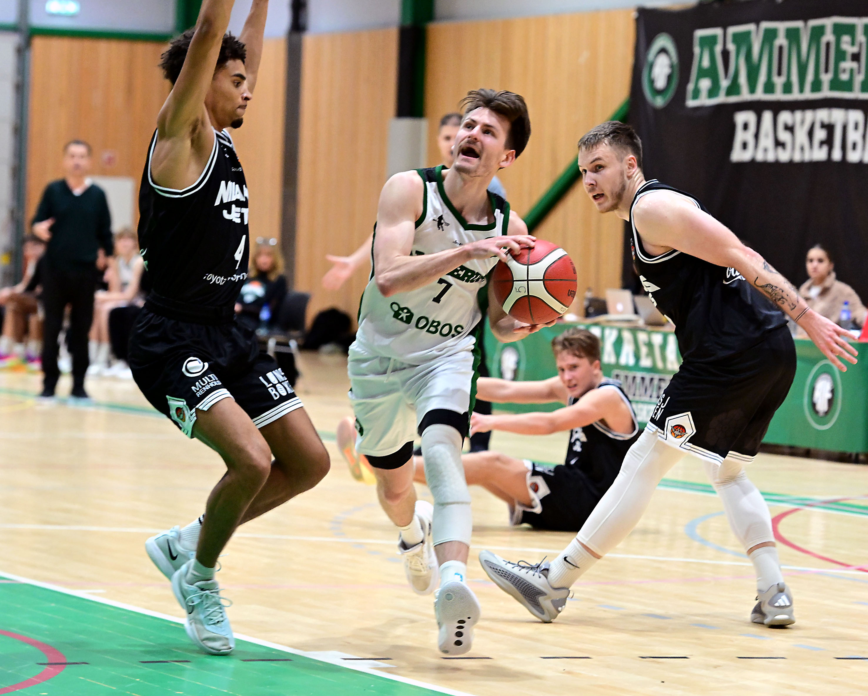 STRÅLER IGJEN: Banens beste for Ammerud var Sean Biernacki. Han leverte 26 poeng, åtte målgivende og fire retuer. 