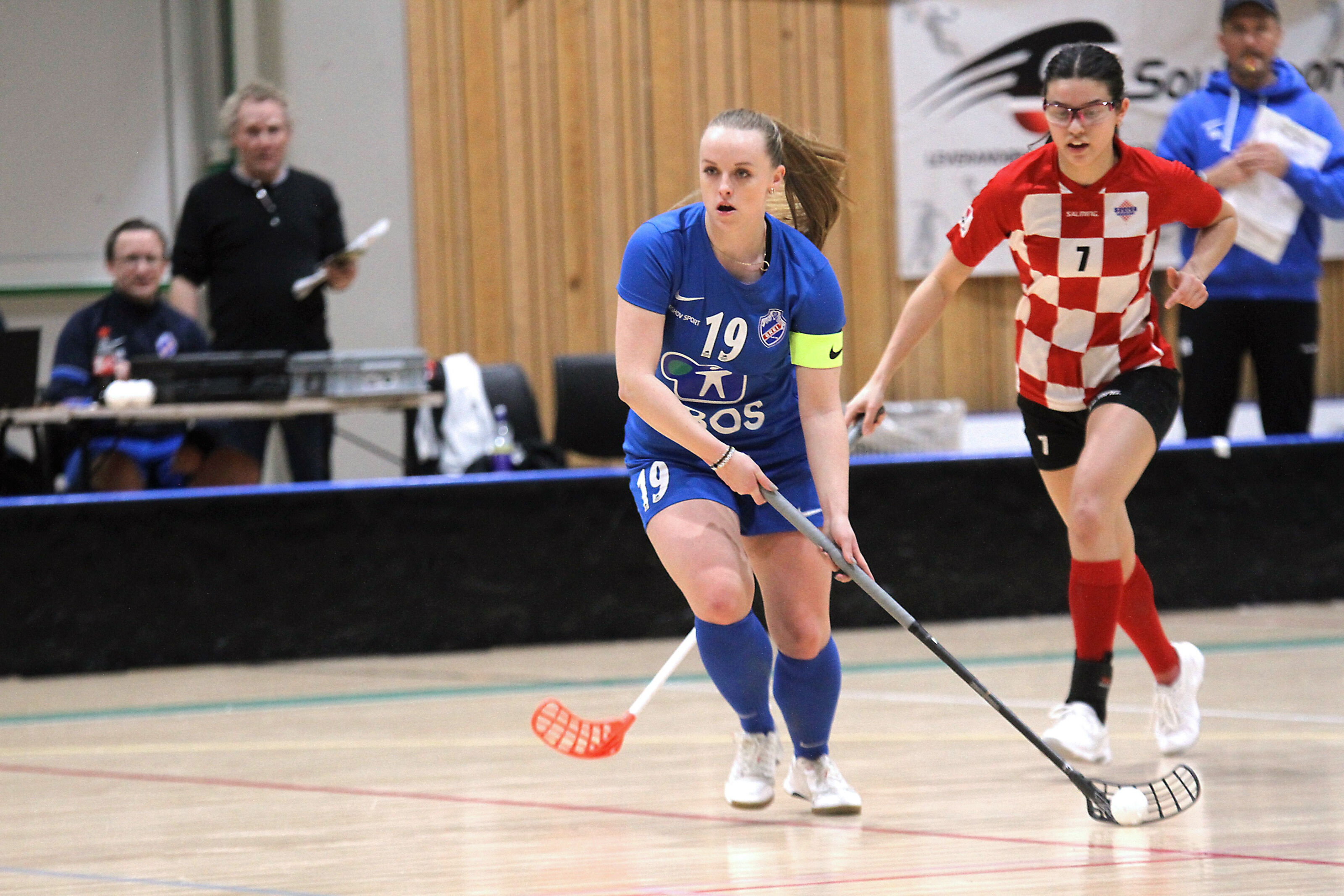 GAMLE GODE GREI PÅ GANG? Kine Hedlund Eriksen tror kanskje det, etter å ha nedsablet Monolitten onsdag kveld. I neste kamp venter revansjemuligheter mot erkerivalene fra Sveiva.
 