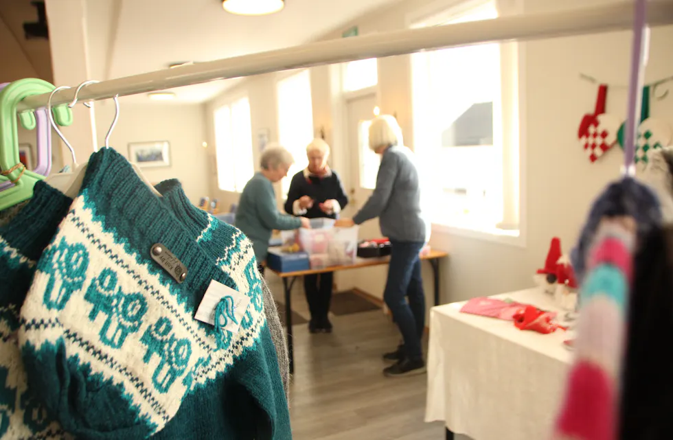 KLART FOR BASARHELG: Høybråten sanitetsforening ønsker velkommen til basar, noe de har lang tradisjon med på denne tiden av året.