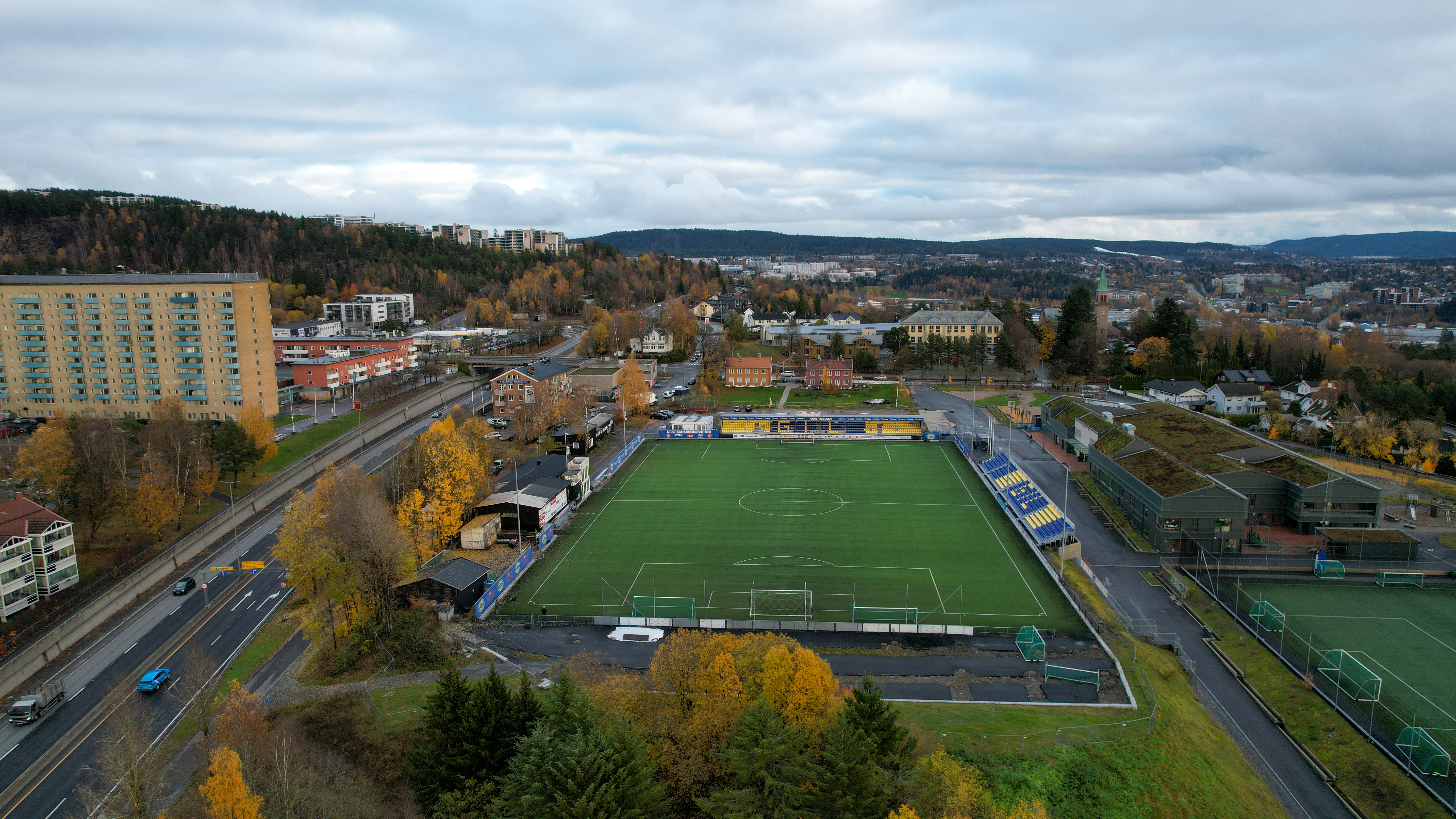 STILLE FØR STORMEN: Denne plassen vil fylles til randen da ̧årets viktigste kamp spilles søndag 13.00 mot Brattvåg. 