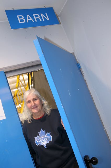 DET VIKTIGSTE: Barn, både i jobbsammenheng og som frivillig, er det viktigste for Kari Fjellhammer – og hun ser dem alle!