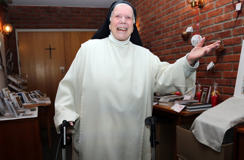 Anne-Lise Strøm døde fredag 14. november 2025. Med hennes bortgang har Lunden kloster mistet en pioner, søster og leder.