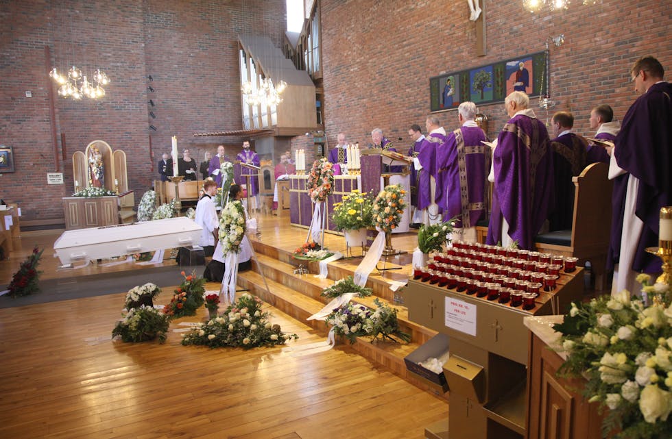 REQUIEM-MESSE FOR SØSTER ANNE-LISE AV BEBUDELSEN