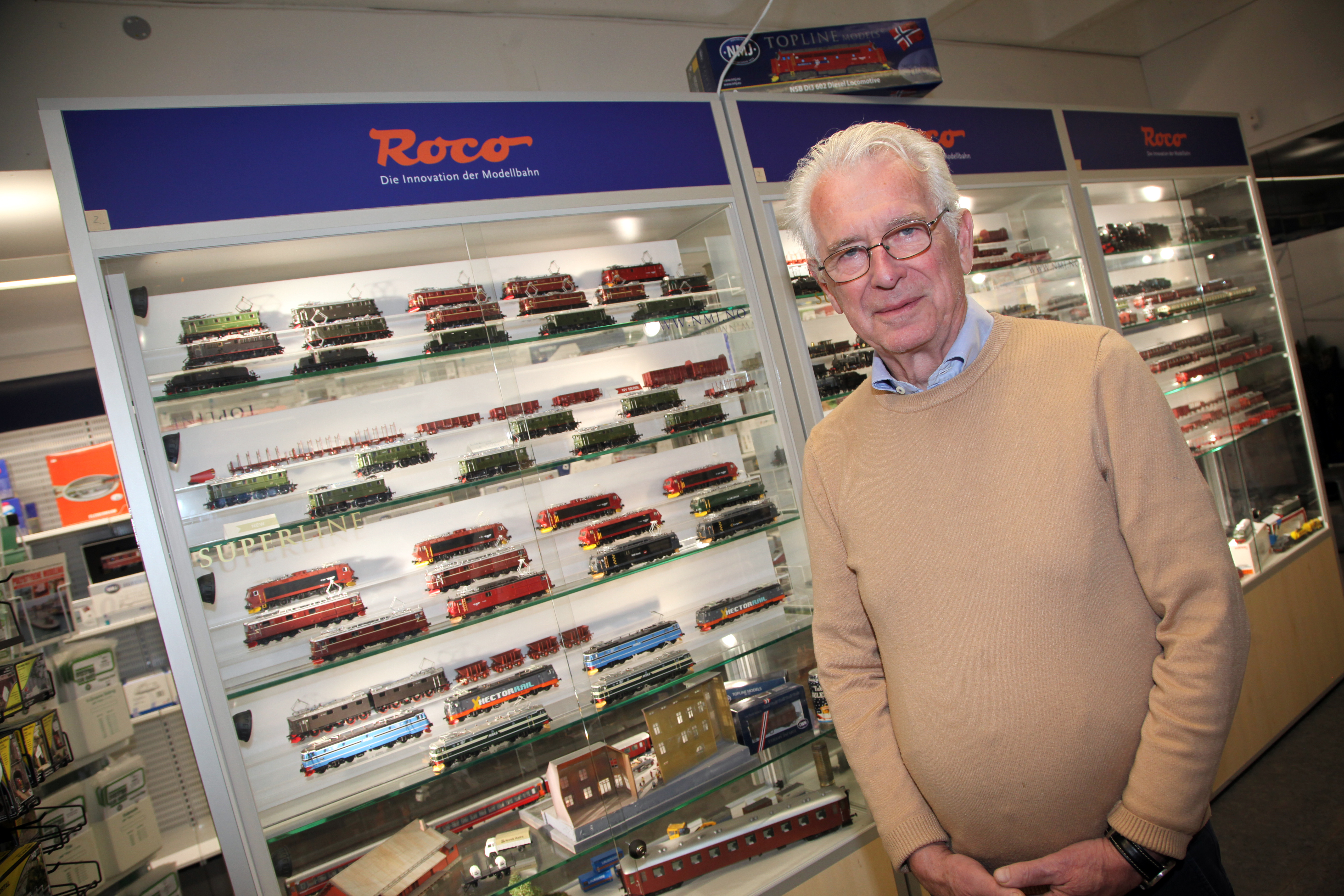 IMPONERENDE UTSTILLING: I et eget monter har Finn G. Moe plassert de modellene han er mest stolt av å ha produsert gjennom årene.