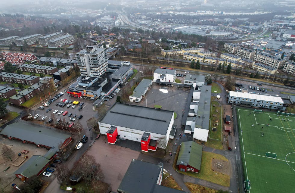 Under pressekonferansen tirsdag klokka 11.30 kom gladnyheten om at det skal bygges to skoler, en barneskole og en ungdomsskole.