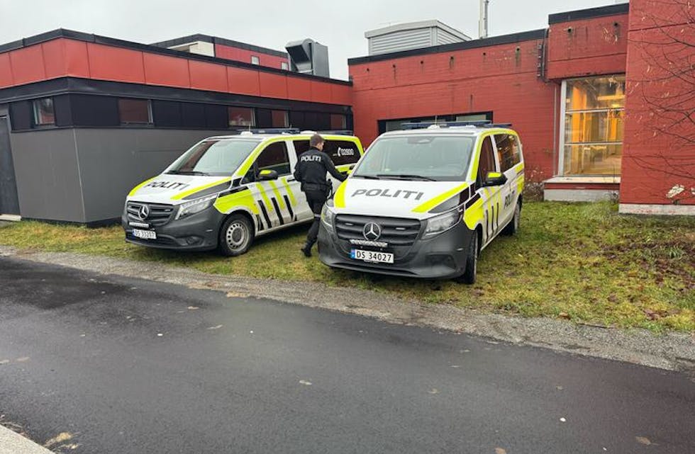 LINDEBERG: Politiet rykket ut etter melding om masseslagsmål.