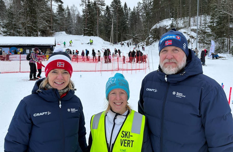 FORNØYDE: Ingrid Heggebø Lutnæs (f.v.), Tove Andersen og Tommy Rovelstad – alle fra Oslo Skikrets – sørget for at hjulene gikk rundt, og at barna fikk den hjelpen de trengte på arrangementsdagen, sammen med et stort lag av frivillige.