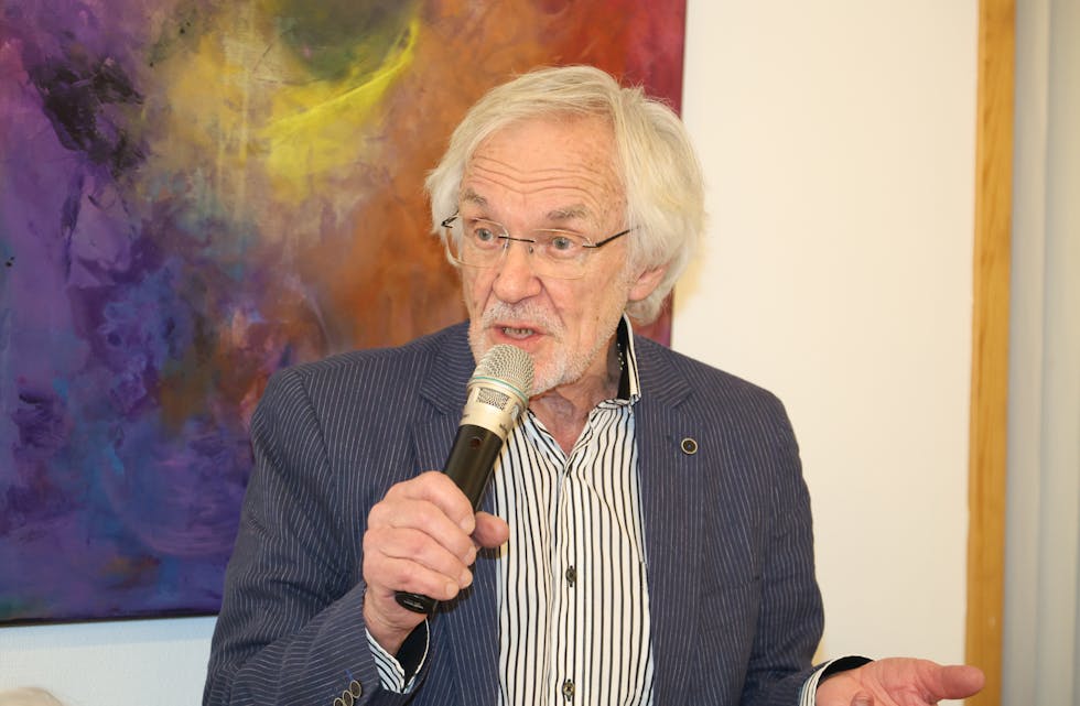 MANGE MINNEORD: Tore Eide Svenning, Øivind Grøstad, Jan Haanes, Kjartan Eide, May Grimdalen, Anders Røberg-Larsen og Frøydis Cederkvist Stenerud var blant dem som gjerne ville dele historier og tanker under minnestunden.
MargitK-Bisettelse_230126