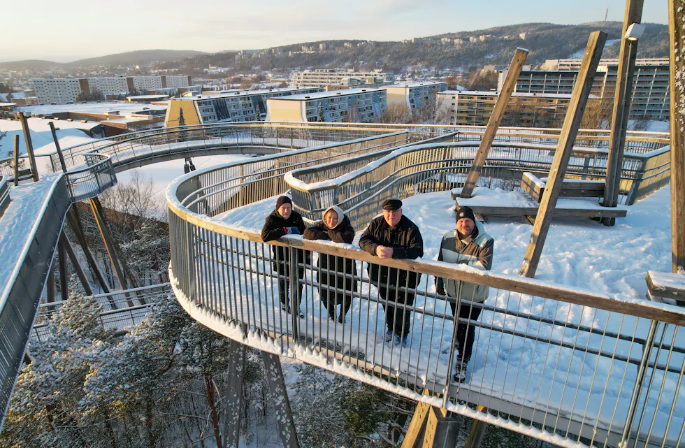 PÅ TVERS AV GRORUDDALEN: Bydelsreformen har gått for fort fram mener Norvald Mo (f.v.), Mari Rise Knutsen, Vidar Solberg og Roar Gravdahl. De ønsker å trekke i bremsen.