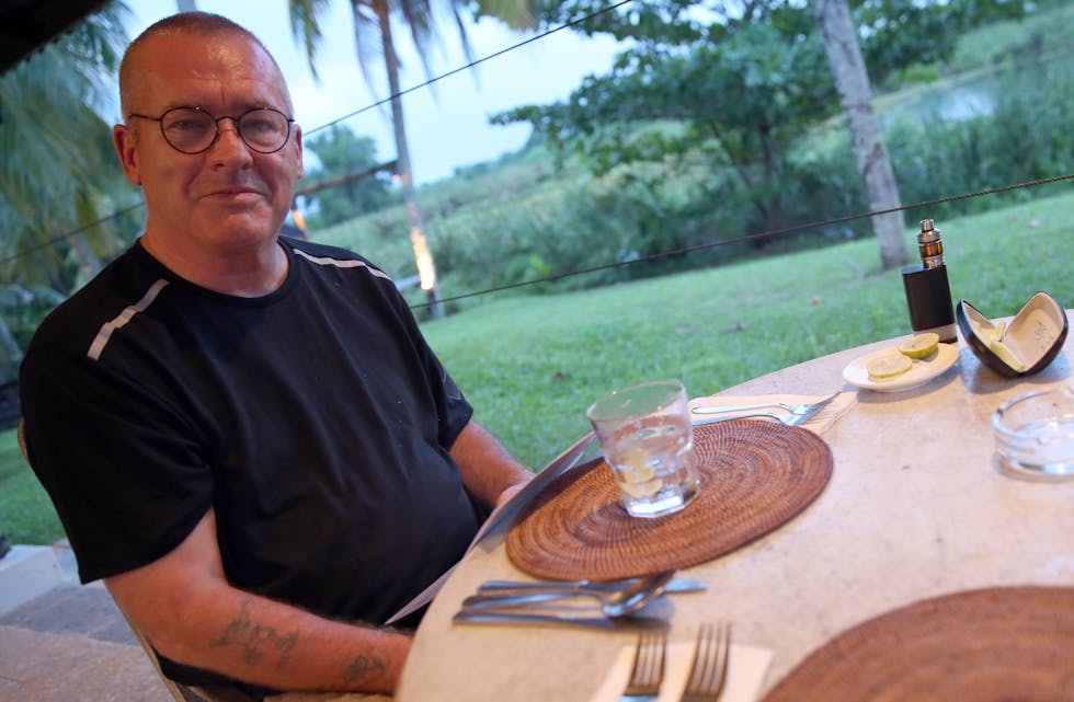 PÅ FERIE: En av våre gutteturer gikk til paradisøya Langkawi i Malaysia, og Anders var alltid på jakt etter de spesielle lokale fristelser.