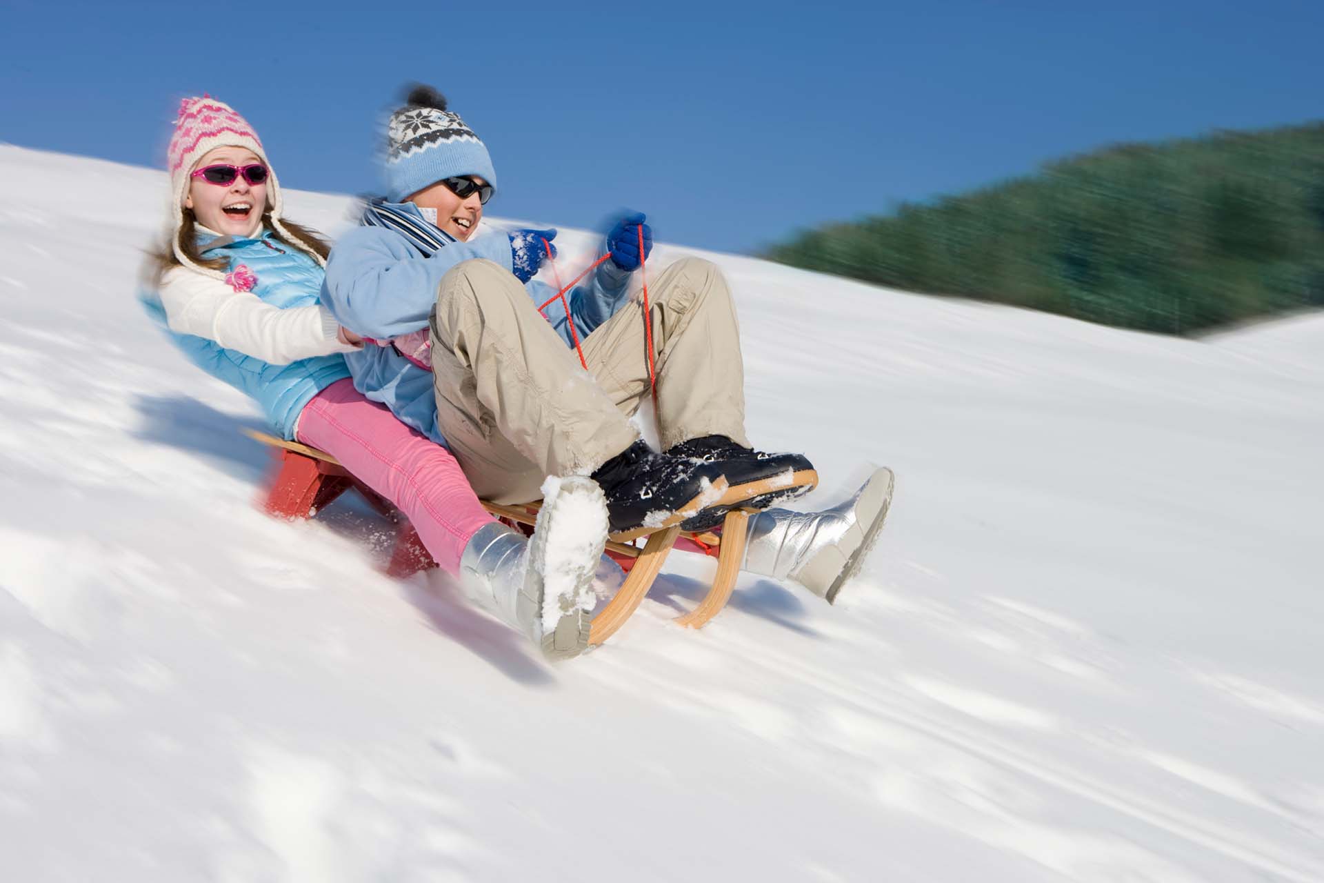 FULL FART I AKEBAKKEN: Bør hjelm bli en selvfølge? (Foto: Shutterstock / Tryg Forsikring)