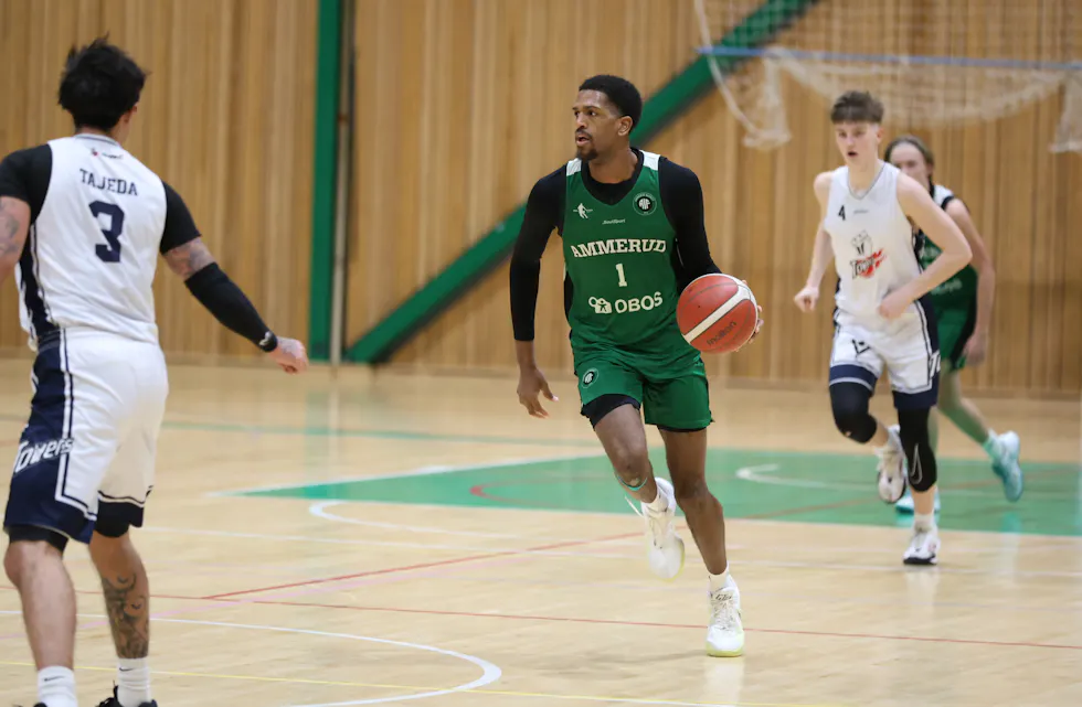 Jevn kamp for Ammeruds basketherrer i bortekampen mot Centrum Tigers. Krevende for dette laget å spille dramatiske kamper, mener trener.