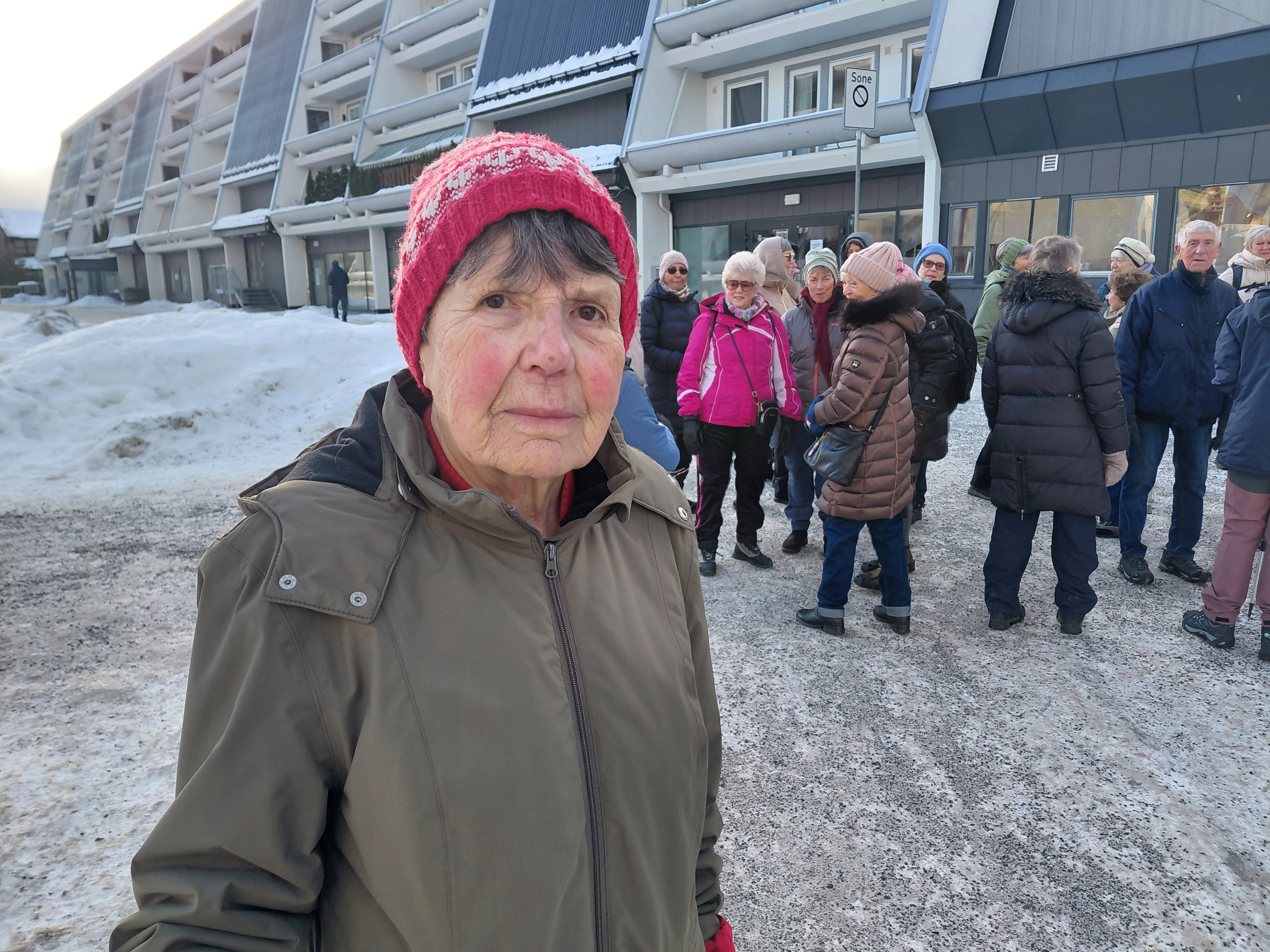 STENGT UTE UTEN BESKJED: Sigrid Wisløff leder gågruppa 60 Pluss Stovner, et frivillig tilbud for eldre i bydelen. Nå står gruppa uten sin faste møteplass etter at nøklene til dagligstuen i Stovner senter 14 er deaktivert.