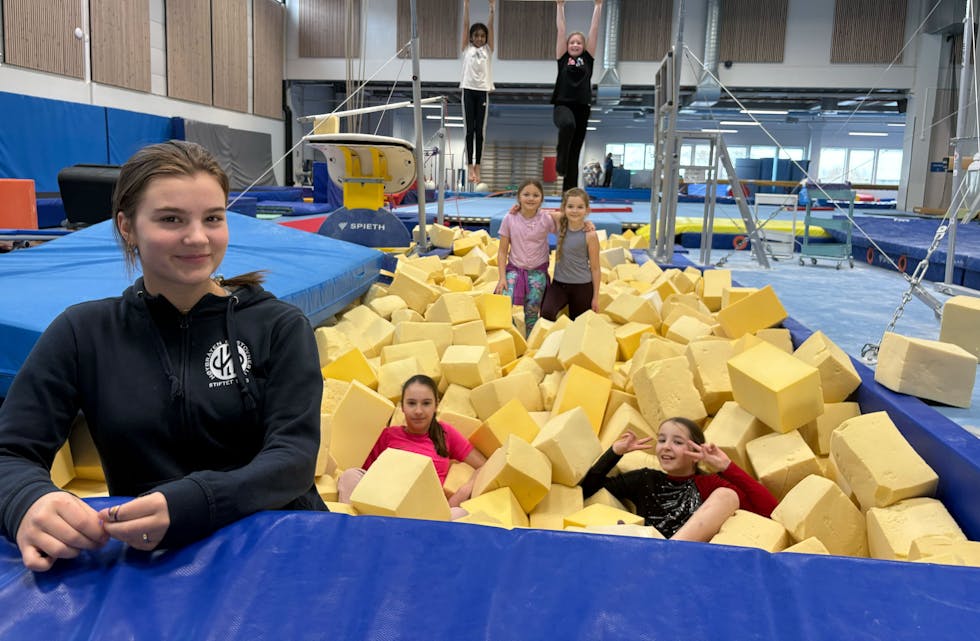 Turngruppa, her med instruktør Mathilde Lillestøl (17) i front.