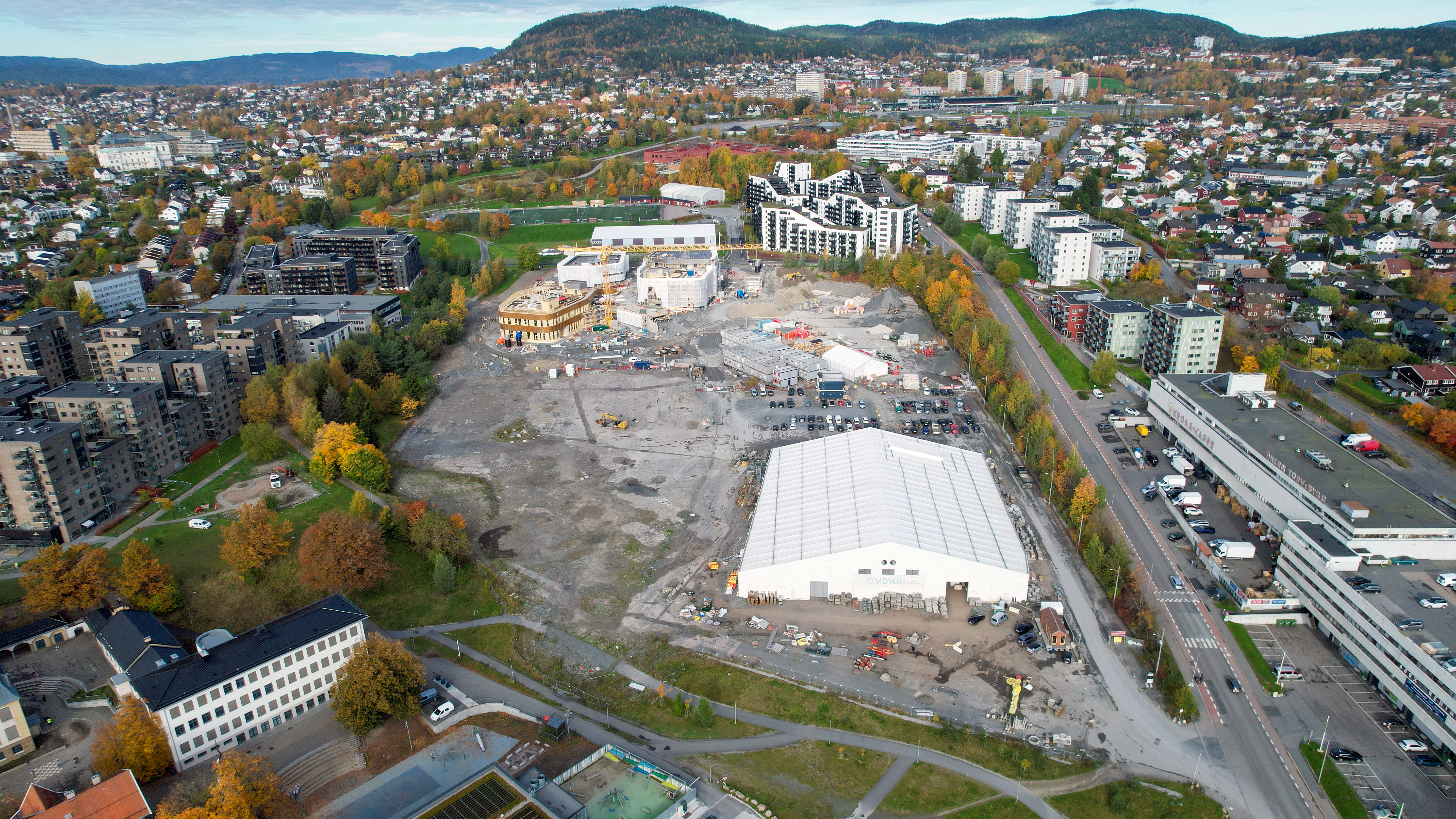 STADIG UTVIKLING: Puslespillet Økern Torg, den gamle Bama-tomta, fortsetter å legges. Nå skal det bli 400 studentboliger på den delen øverst til høyre. 