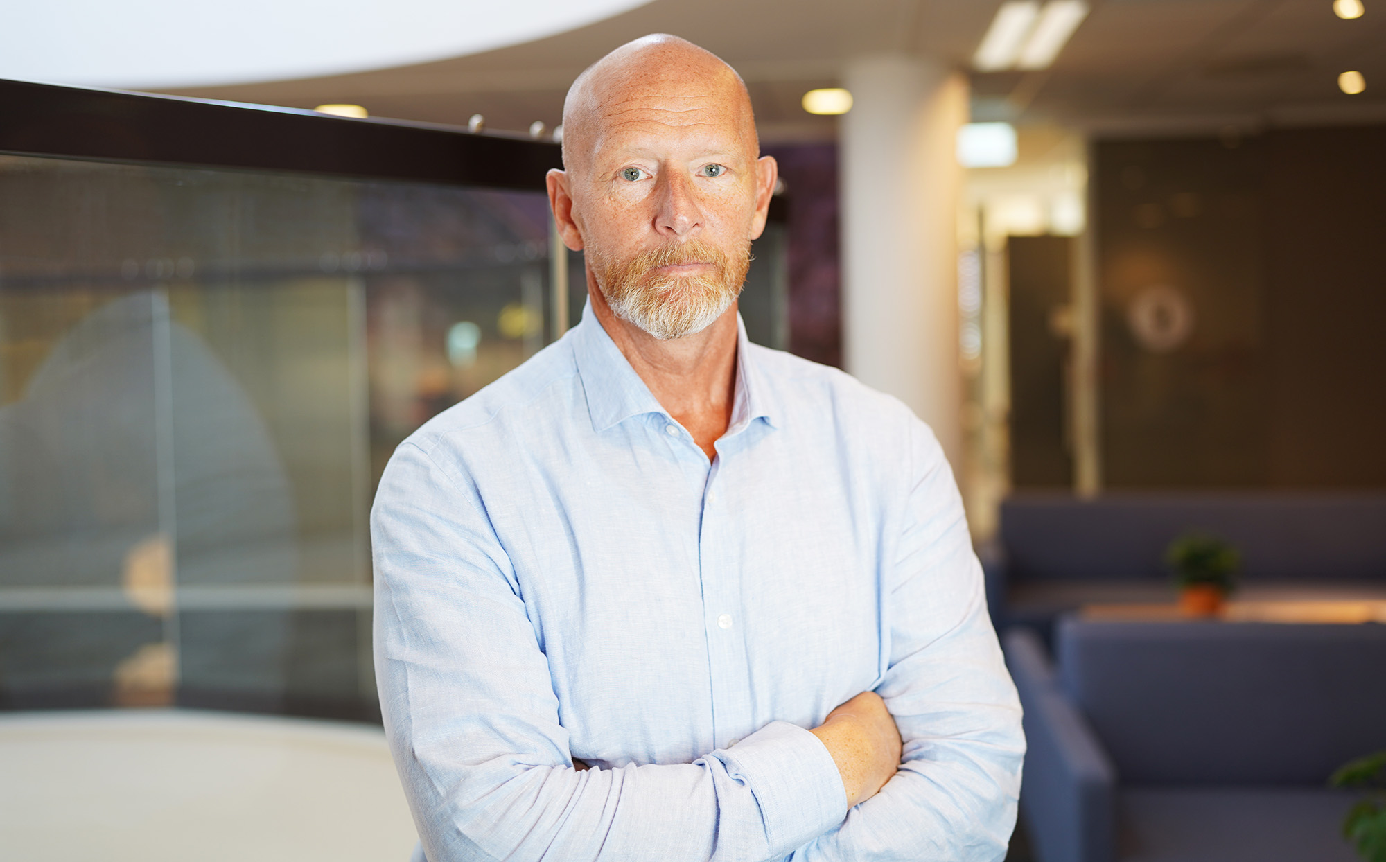 ADVARER MOT SVINDEL: Svindeljeger Erik Bjerkaas i SpareBank 1 Østlandet oppfordrer til å reagere rask hvis mistenker at noe er galt. (Foto: SpareBank 1 Østlandet)