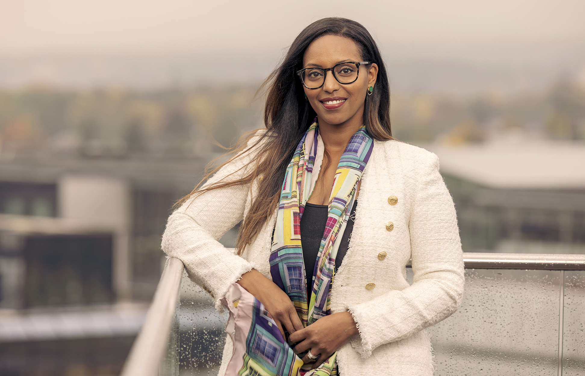 FINALIST FRA HAUGERUD: Winta Negassi er blant topp 10 i kategorien Årets rollemodell under HER Awards 2026. Hun er oppvokst på Haugerud og jobber i dag som HR-direktør for Google Norden. (Foto: Morten Bendiksen)