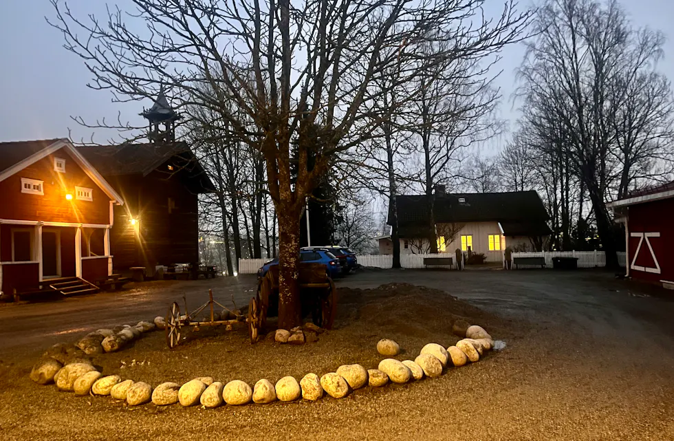 HVOR SLØSES DET?: Frøydis Jørve mener at det er flere usagte områder hvor kommunen sløser.