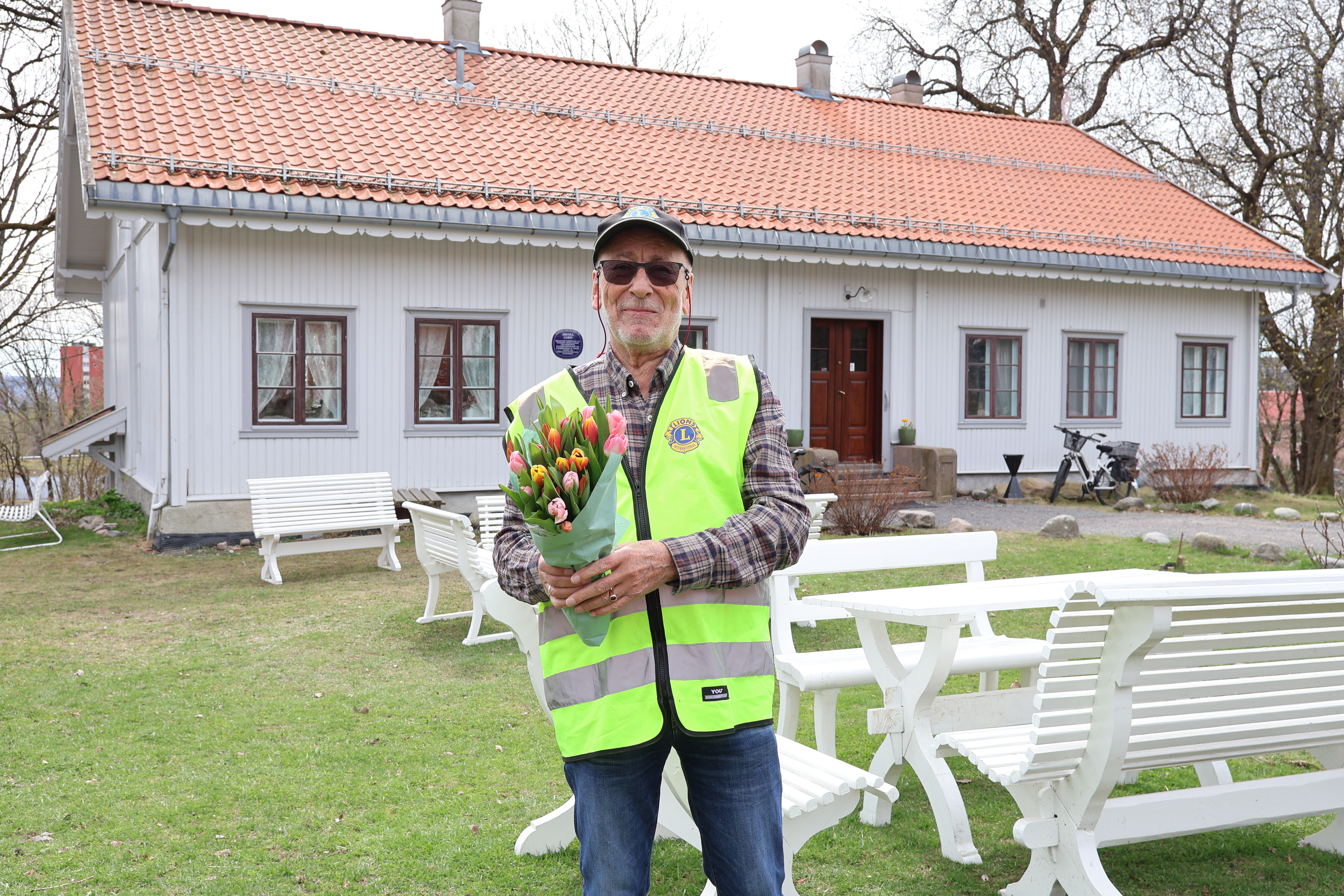 TULIPAN TIL TAKK: Frisk opp hjemme og støtt en god sak. På søndag inviterer Ivar Tollefsrud og resten av Lions Club Oslo/Bjerke til tulipanaksjon på Årvoll gård.