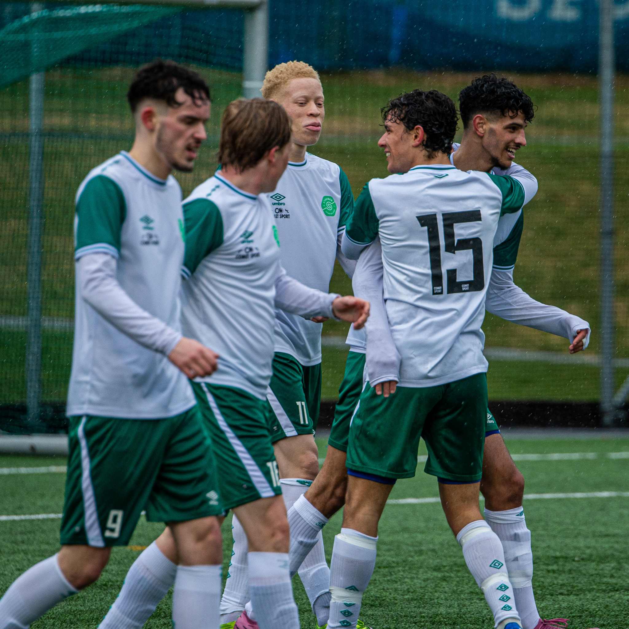GOD PERIODE: Stovner følger opp avansementet i NM med å slå Lambertseter i serien og sikre sesongens føste trepoenger (Foto: Trond Gjerde).
