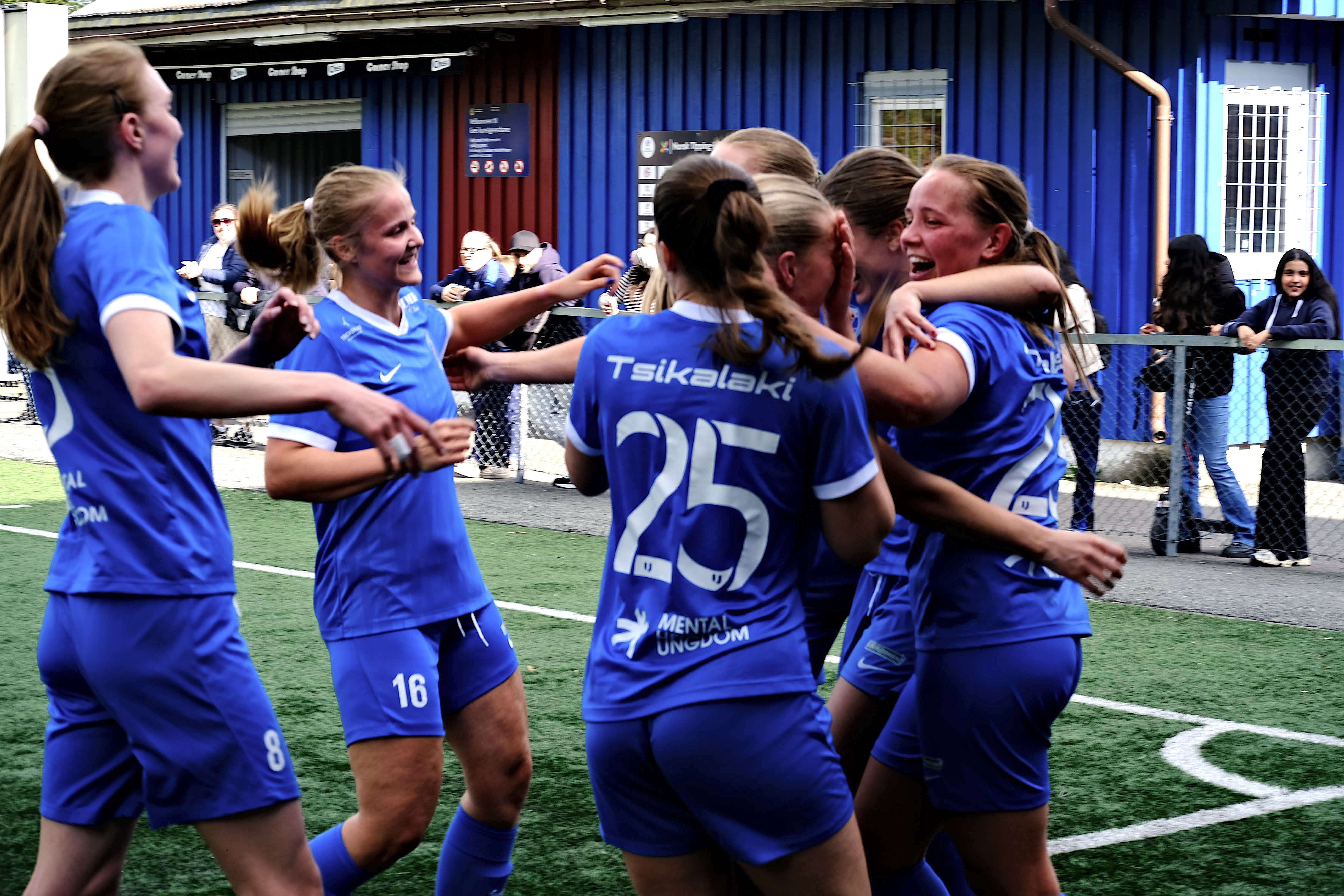 SENSASJON: Cup er cup, men det er fremdeles like stort hver gang David slår Goliat. Denne gangen var det Grei Kvinner Elite som detonerte cupbomben hjemme mot Bodø/Glimt. 