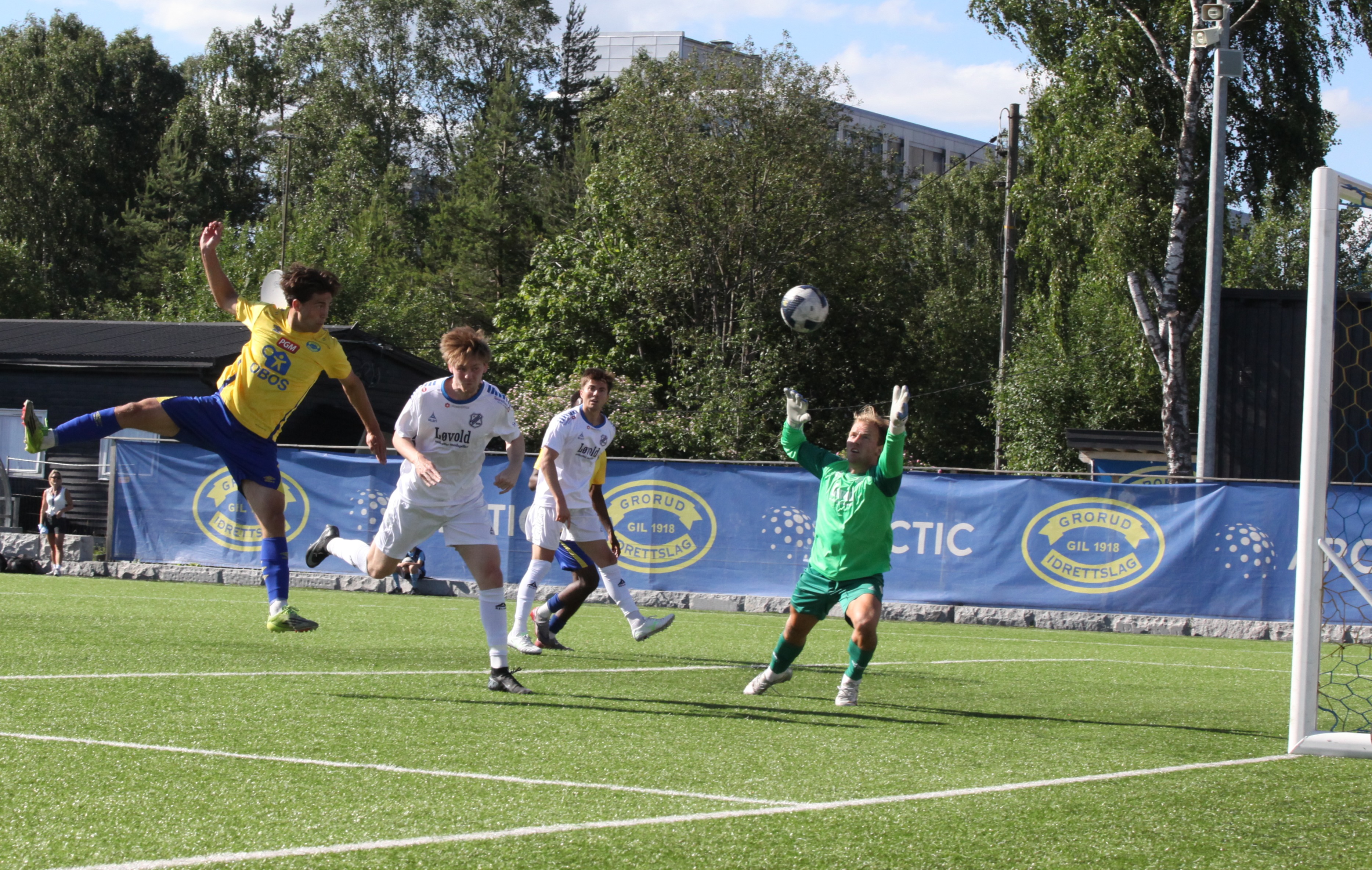 BRUKTE HODET: Jonas Rasen sørget for 1-0 til Grorud mot Junkeren allerede etter ni minutter.