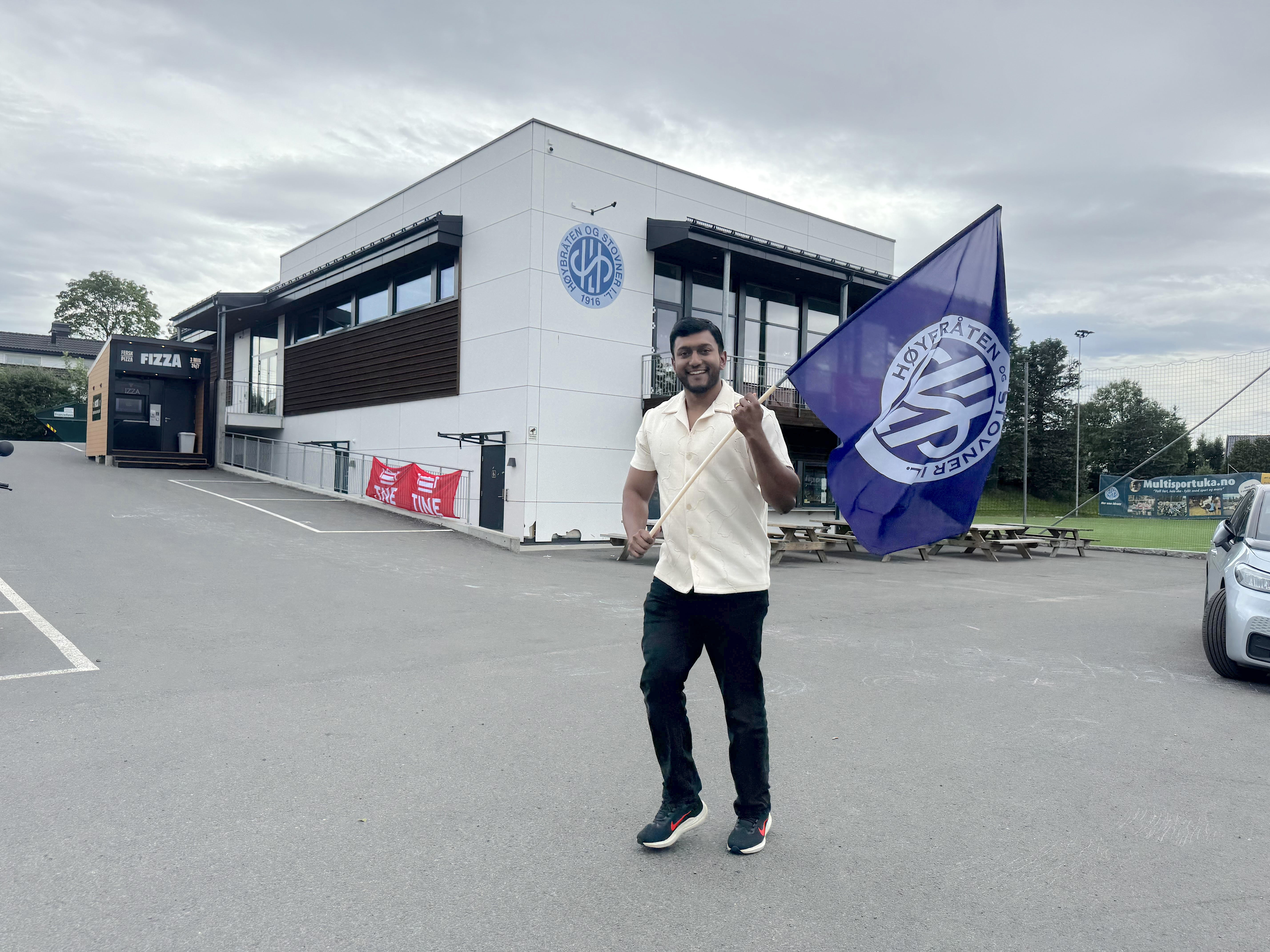 VM-FEBER: Kamalan Rashasingham håper å samle hele nærmiljøet til VM-fest på klubbhuset fredag kveld. Høybråten og Stovner IL inviterer til storskjermvisning av Norges kamp mot Frankrike.