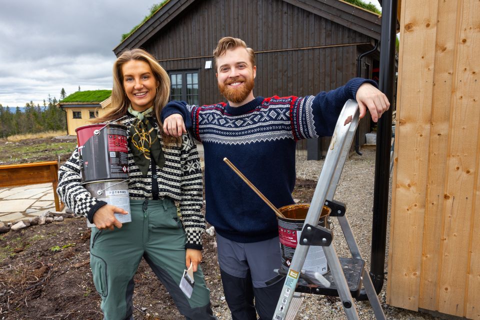 KLARE FOR «FJELLHYTTA»: Mathilde C. Eikodd og Grorud-gutten Joakim Boberg er et av fire deltakerpar som kjemper om å vinne sin egen fjellhytte i den nye sesongen av TV 2-programmet «Fjellhytta» (Foto: Espen Solli / TV 2).
