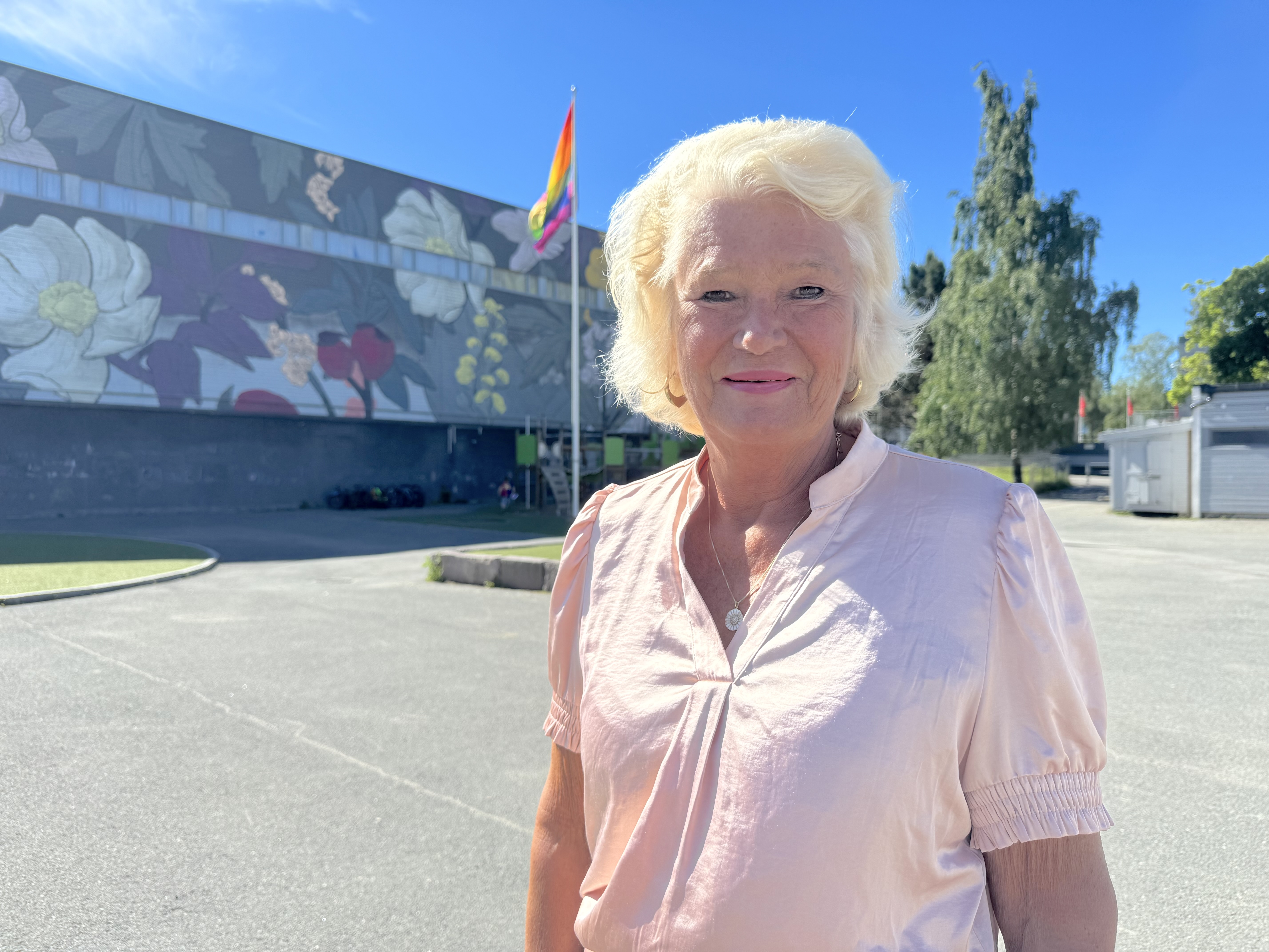 GODT UTFØRT ARBEID: Lene Rønning-Arnesen avsluttert torsdag sitt fem år lange rektoroppdrag ved Trosterud skole. Nå går hun av med pensjon, etter å ha ledet skolen gjennom både nedleggingstrussel og en periode med sterk vekst.