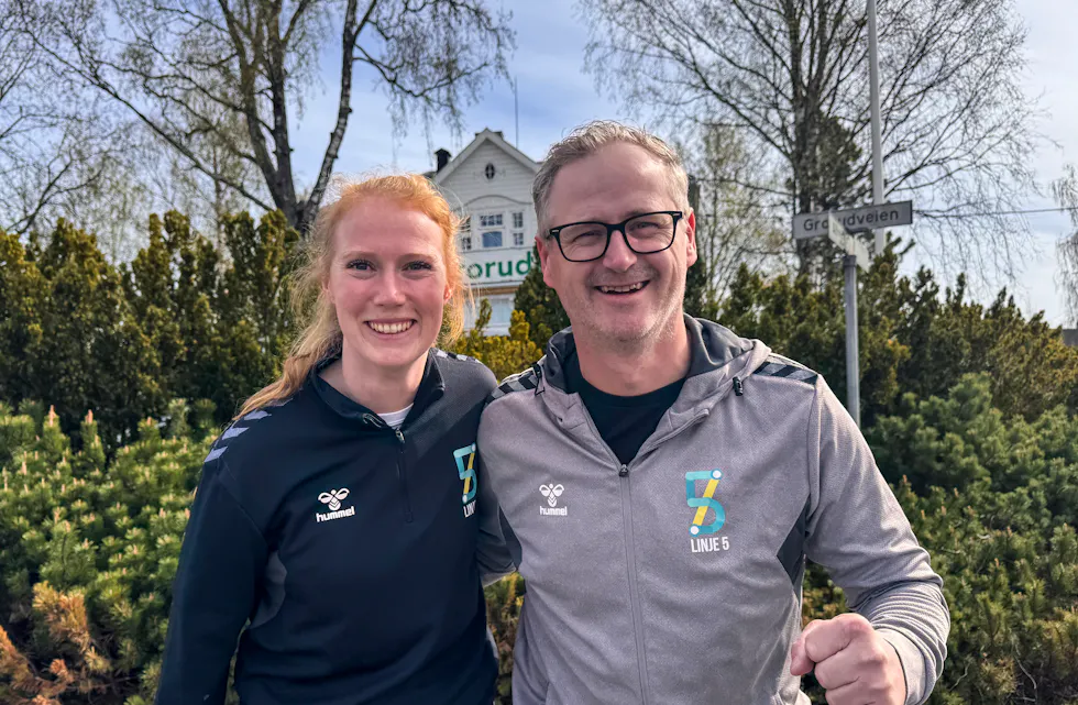 Satser med Linje 5 Håndball; inkluderingssjef Ingrid Kolstad
og sportssjef Øystein Iversen.