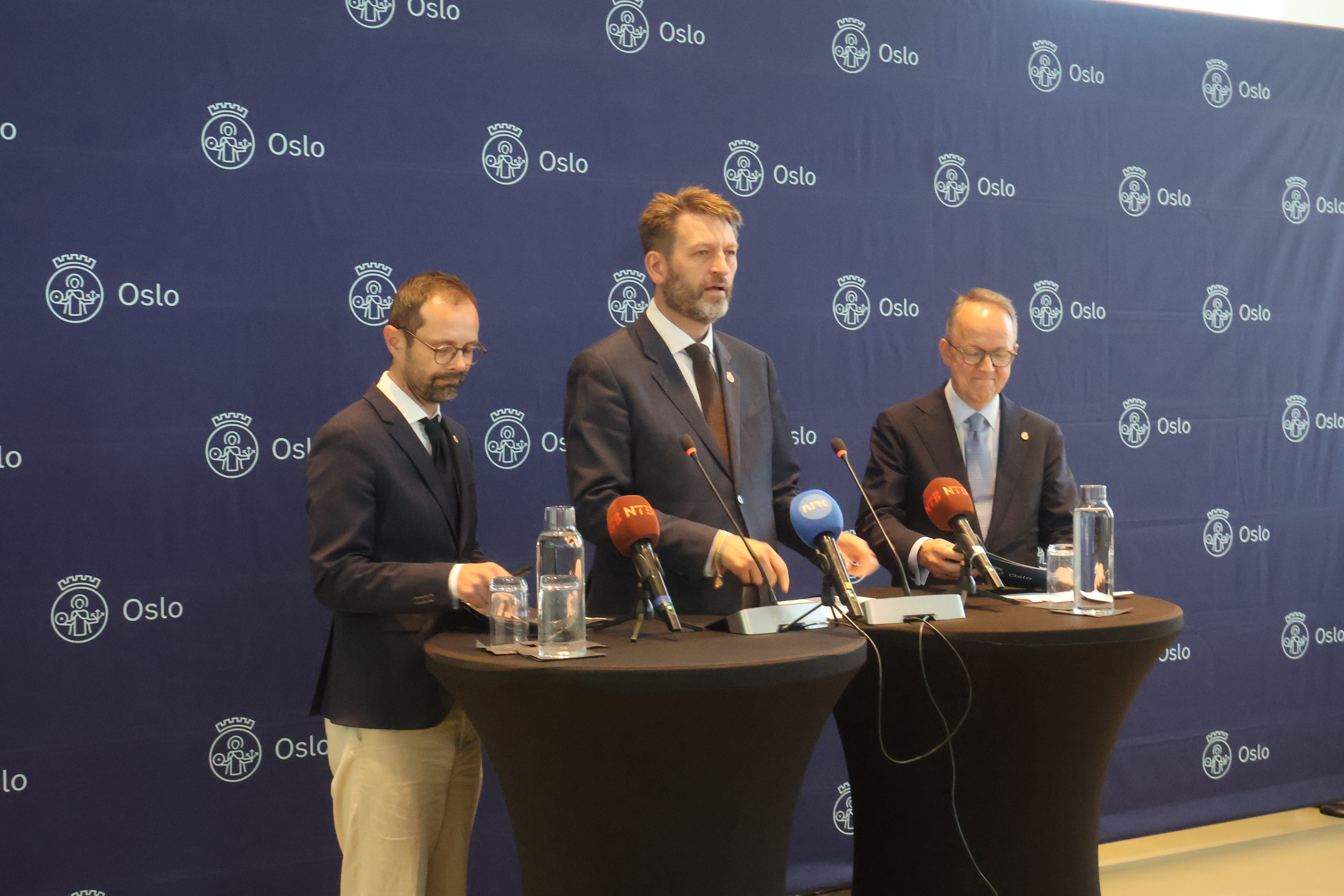 FRISTEN NÆRMER SEG: Siste mulighet til å komme med innspill om navnene på bydelene er søndag 23. august. Her fra pressekonferansen 18. juni, da Hallstein Bjercke (V, f.v.), Eirik Lae Solberg (H) og Oluf Ulseth (H) presenterte forslagene.