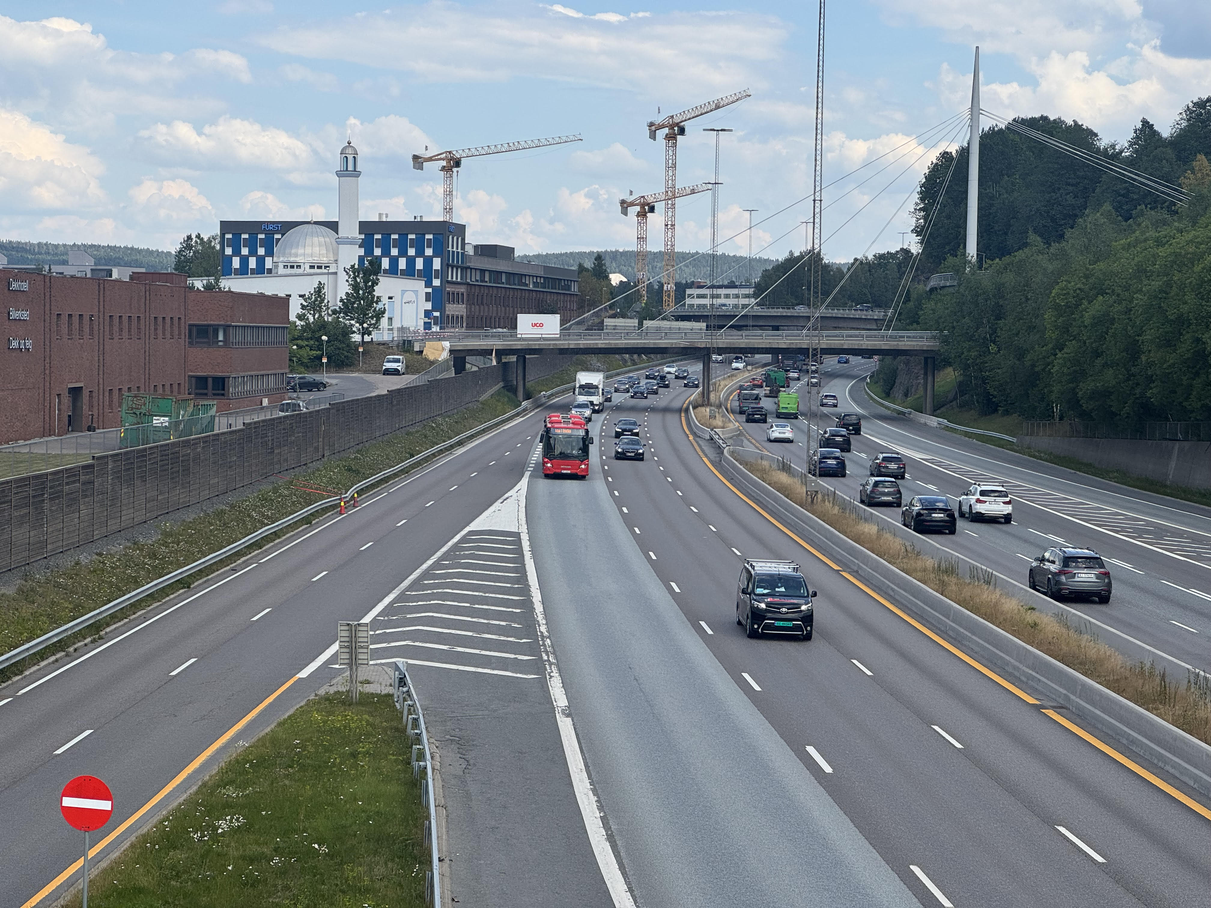 FLERE ULYKKER: E6 ved Furuset er et av stedene der det ofte er trafikkulykker. Det har ikke omkommet noen på veien. Bildet er en illustrasjon.