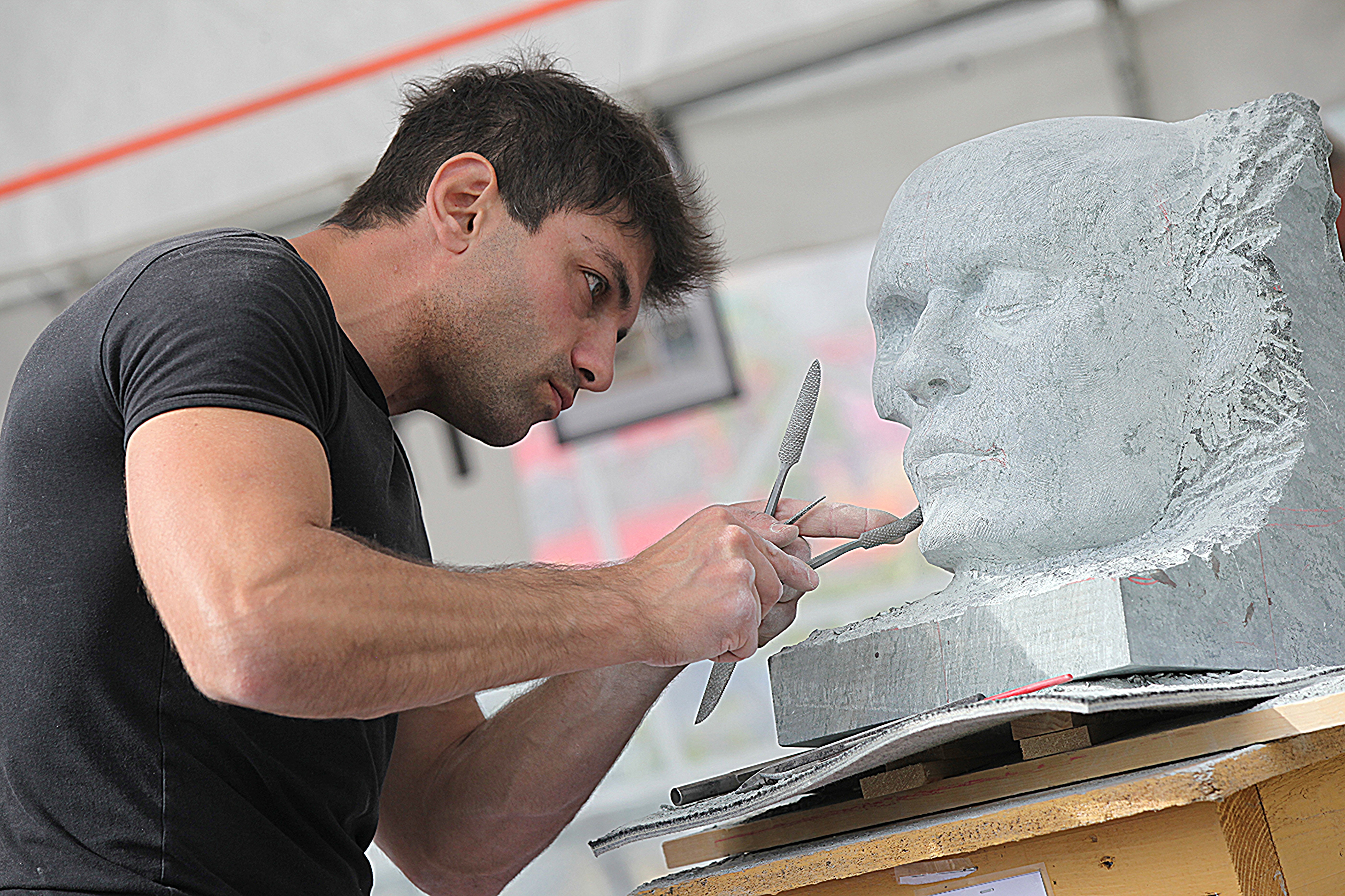 PERFEKT KUNSTVERK: Mario Cozzi sitt kunstverk ble anerkjent som det mest perfekte under årets Steinhoggerfestival.