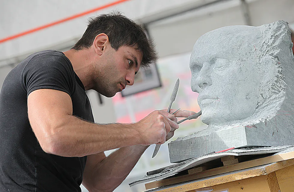 PERFEKT KUNSTVERK: Mario Cozzi sitt kunstverk ble anerkjent som det mest perfekte under årets Steinhoggerfestival.