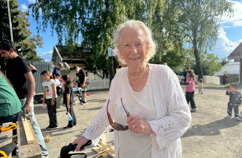 LIVSGLEDE: Mabel (104) var både sprek og blid da hun tok del i festlighetene.