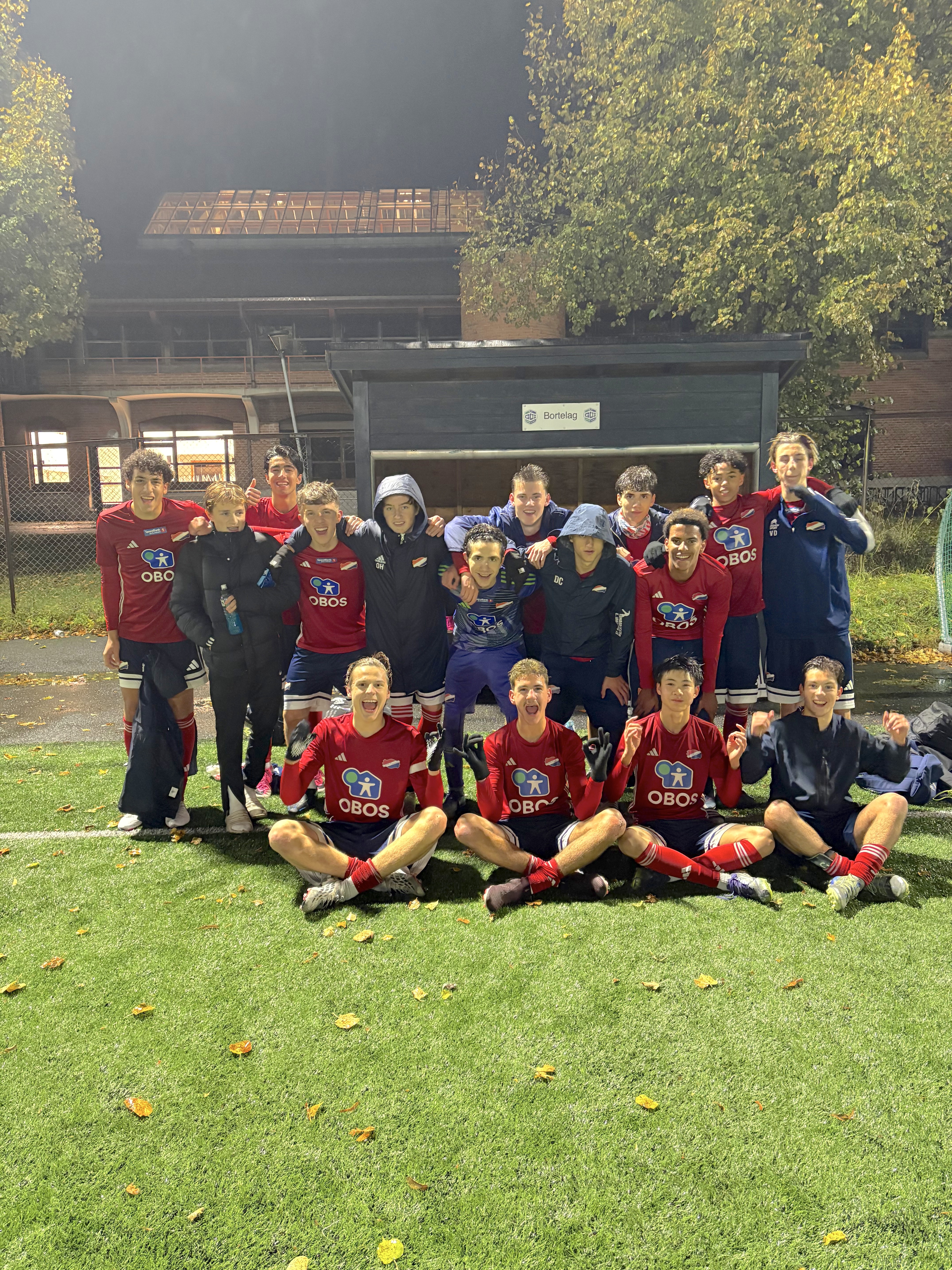 SERIEMESTERE: Hasle-Lørens G16-lag har sikret seriegullet i Interkrets etter en imponerende sesong med 18 seire på 23 kamper. Nå kan 2010-årgangen feire nok en triumf, etter tidligere å ha blitt kretsmestere både som G13 og G15.